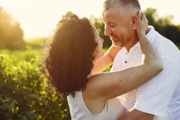 Show support to husband, respect your man, simple ways to support your hubby , Strengthen your bond and marriage with these 8 tips. Encouraging Words for Your Husband.