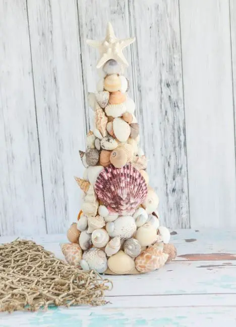Christmas tree made with various seashells